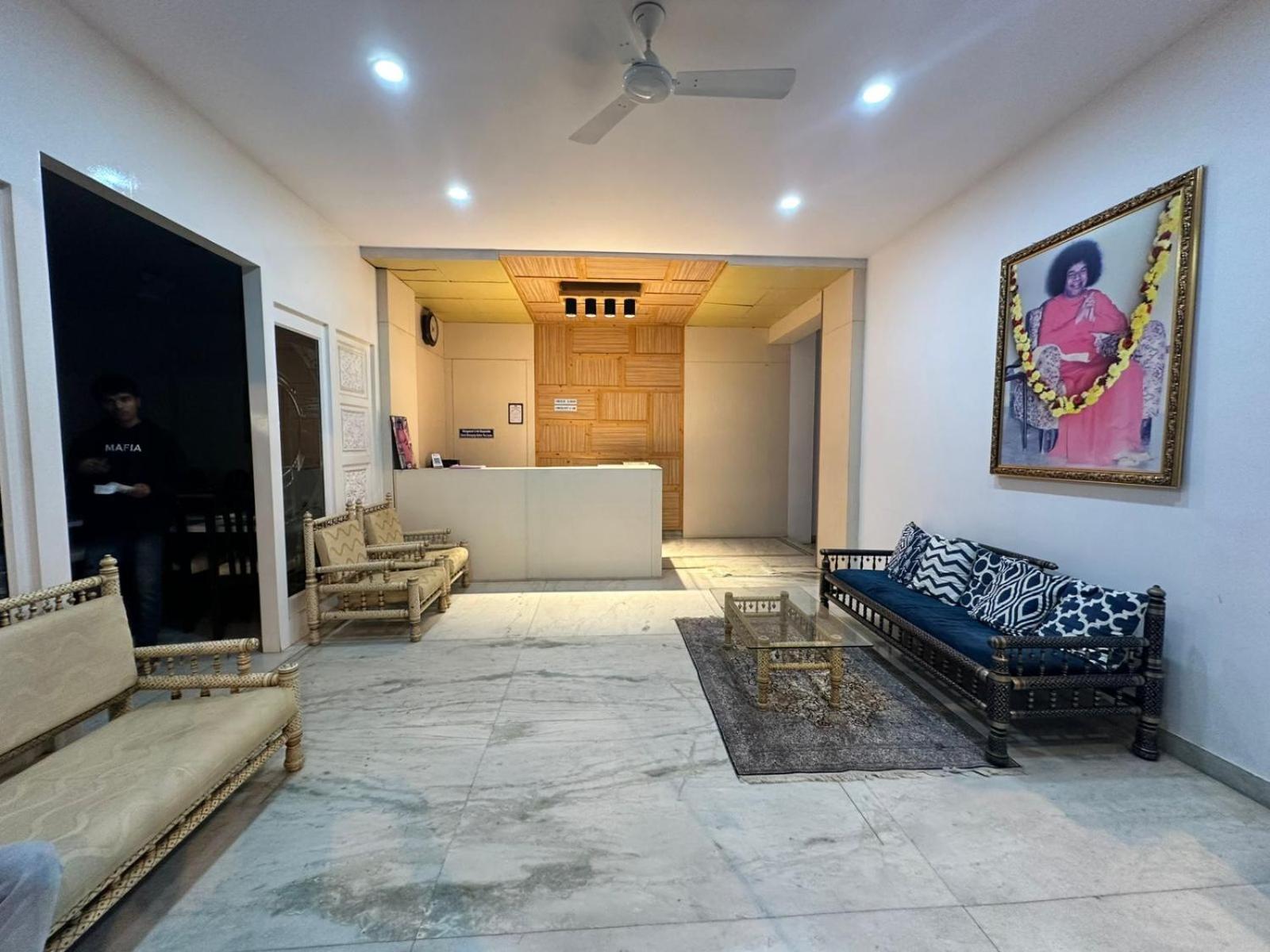 Hotel Sri Sathya Sai Bangalore Eksteriør bilde