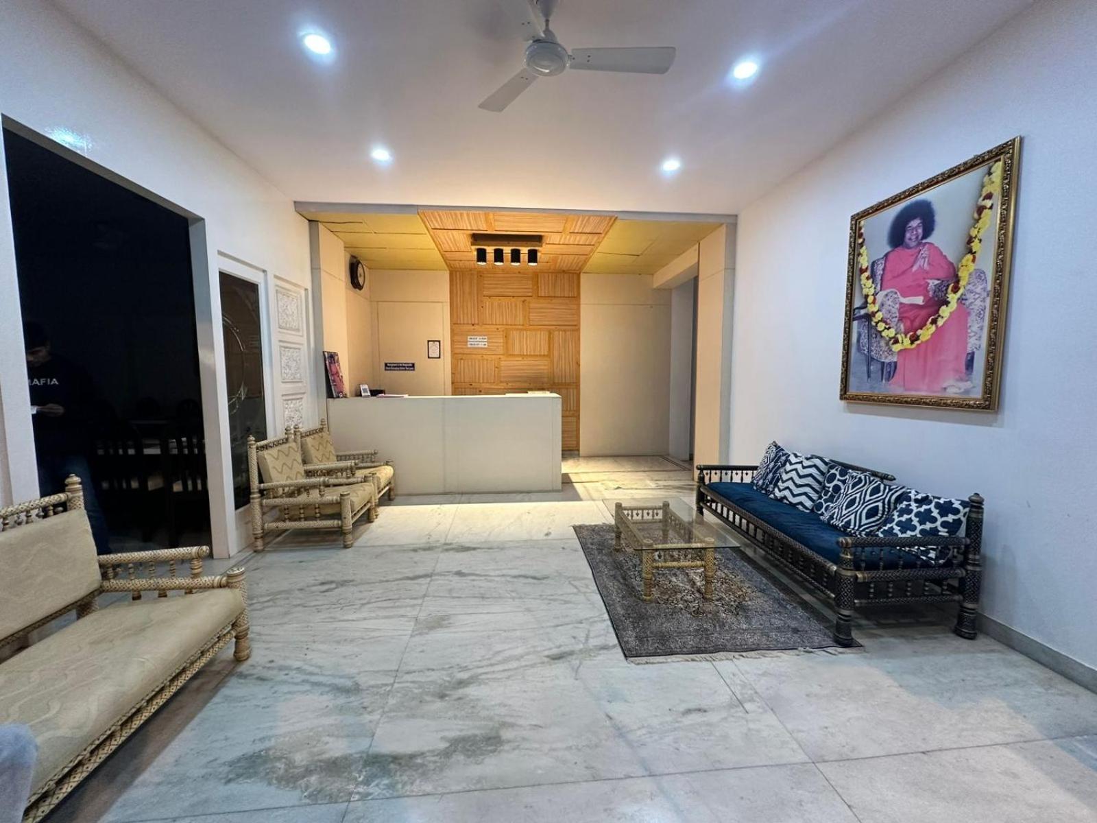 Hotel Sri Sathya Sai Bangalore Eksteriør bilde